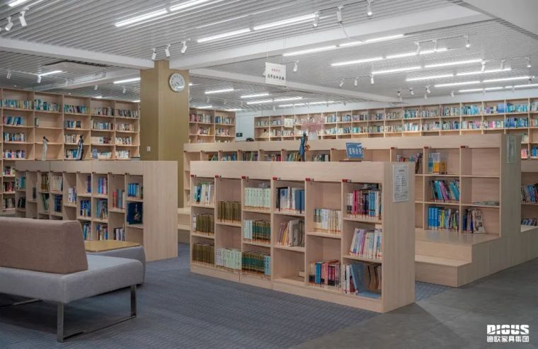 粉色直播图书馆家具