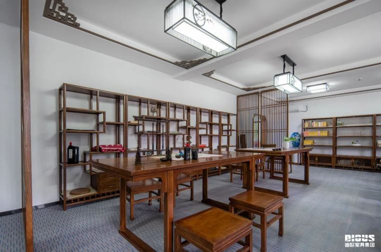 粉色直播图书馆家具